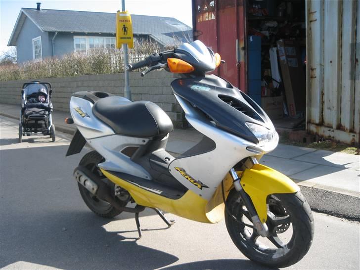 Yamaha Aerox   ( SOLGT ). billede 4