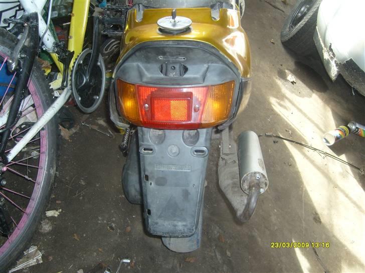 Yamaha jog artistic special SOLGT - den orginale bagende, ikke så pæn men den er orginal. billede 13