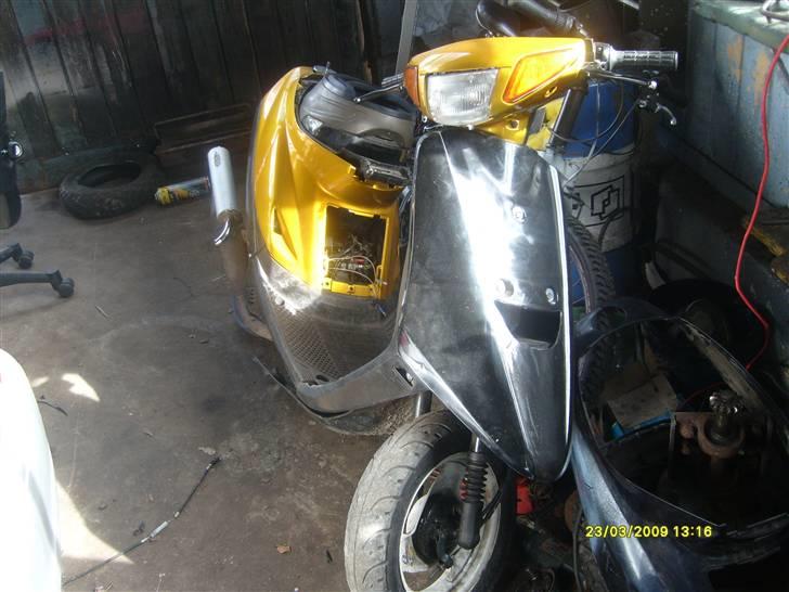 Yamaha jog artistic special SOLGT - lige inden den får de nye skjolde. billede 14