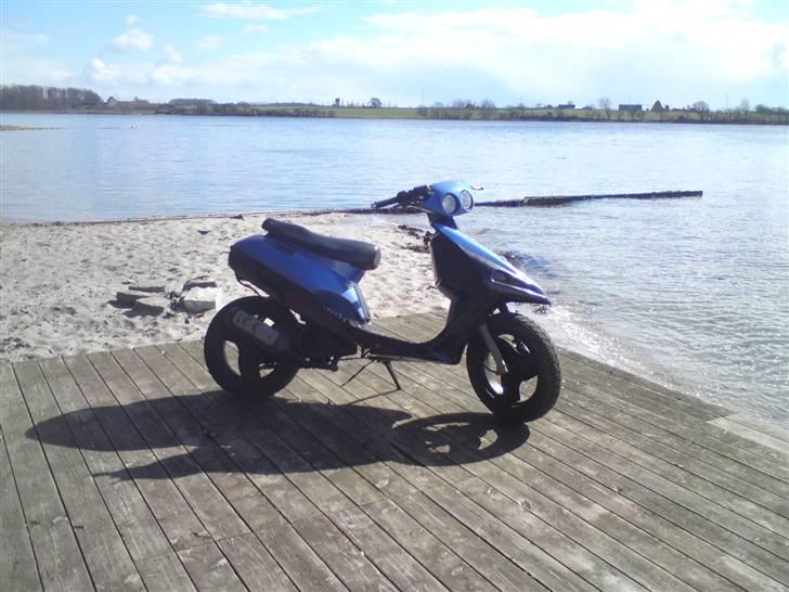 Adly jet SOLGT billede 3
