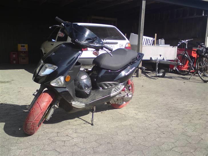 PGO Dr. Big - **Nye dæk** billede 1