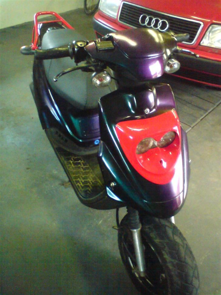 PGO Hot 50 - Garage; Forfra, venstre billede 9