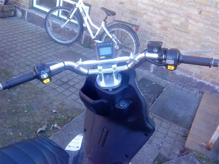 PGO PMX Naked billede 3