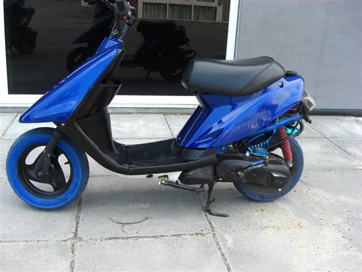 Yamaha Jog FS byttet - taget den 08/04/09, UNDER SKJOLDET ER SORT NU ! billede 11