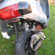 Piaggio Zip baneracer (Solgt)