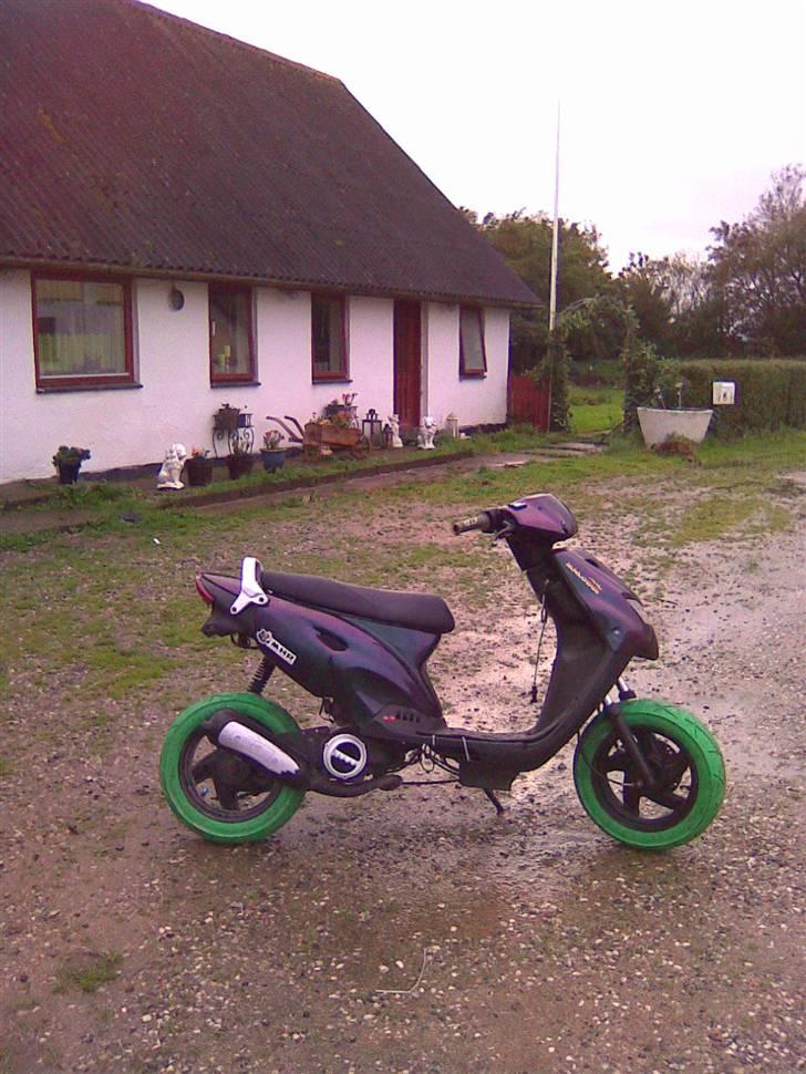 CPI Konfirmanden! - Disse tre første billeder er sådan den ser ud ligenu, bortset fra at sædeskjoldet er skiftet ud med et nyt std. rød som er i bedere stand. ;) billede 3