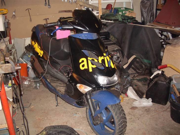 Aprilia sr50 ditech LC  - bedre billeder kommer billede 1