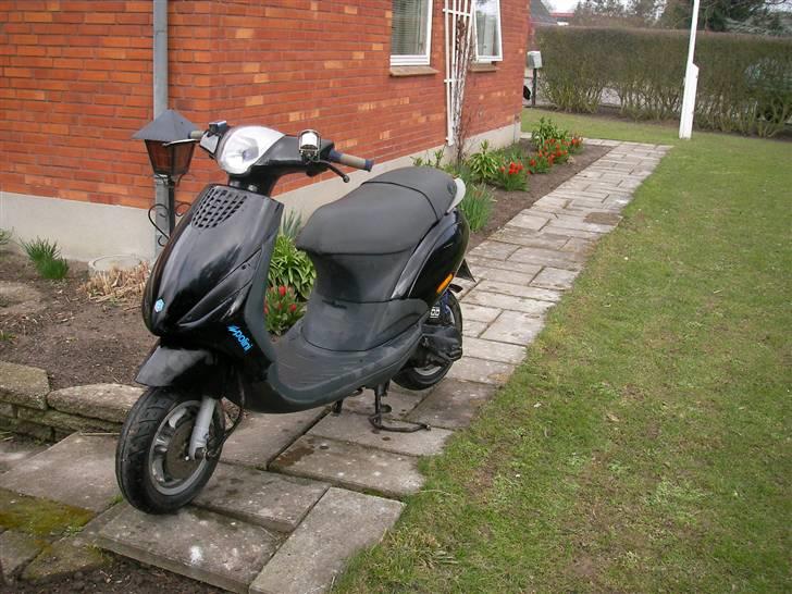 Piaggio New zip SOLGT billede 4