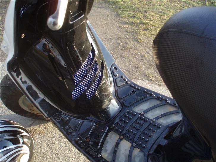 Gilera Stalker ( tilsalg )  - Plexiglasplade, som trinbræt, og polini udskæring :D billede 9