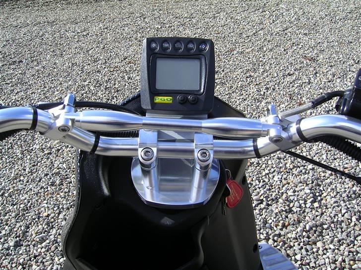 PGO Pmx Naked Carbon billede 10