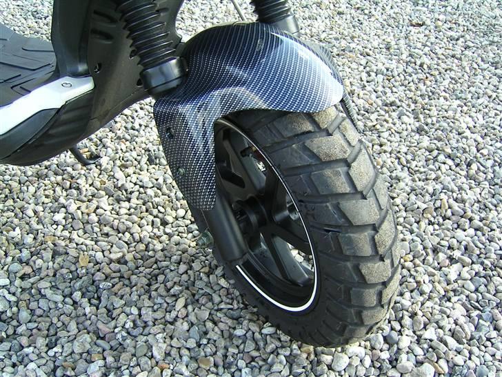 PGO Pmx Naked Carbon billede 15