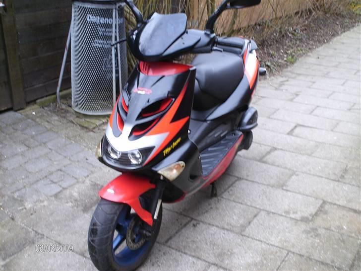 Aprilia sr 50 ditech lcdd(solgt) billede 1