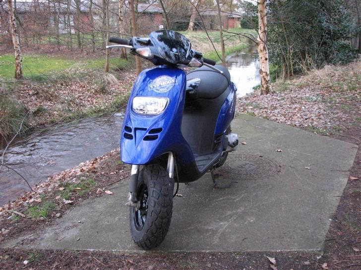 Piaggio Typhoon Tidsmaskine SOLGT - Brug dette link hvis du ikke har en bruger: http://www.scootergalleri.dk/html/gal_visbil.asp?ID=225178&ipc=687879&xl=true billede 1