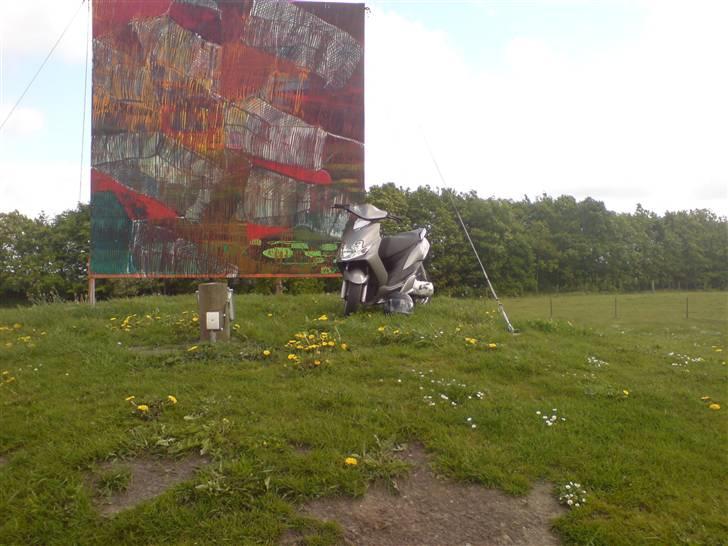 Yamaha Jog R (Solgt) - Jog R´en ved "Outdoor Kunst" 6920 billede 1