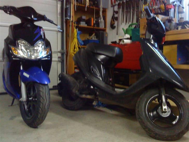 Yamaha Jog R Værtshuset :D - Min nye Jog R og gamle Jog AS billede 6