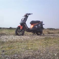 PGO Hot 50 (smadret)