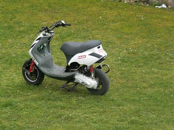 Piaggio zip SP byttet - den ser lidt trist ud når den mangler de sidste skjolde  billede 12