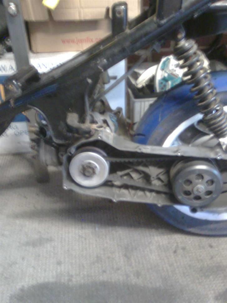 Yamaha neos lc TAGET AF PANSERNE billede 2