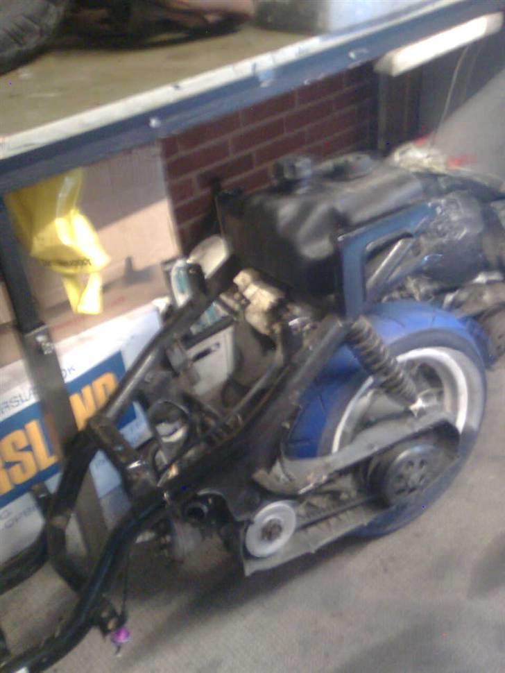 Yamaha neos lc TAGET AF PANSERNE billede 3