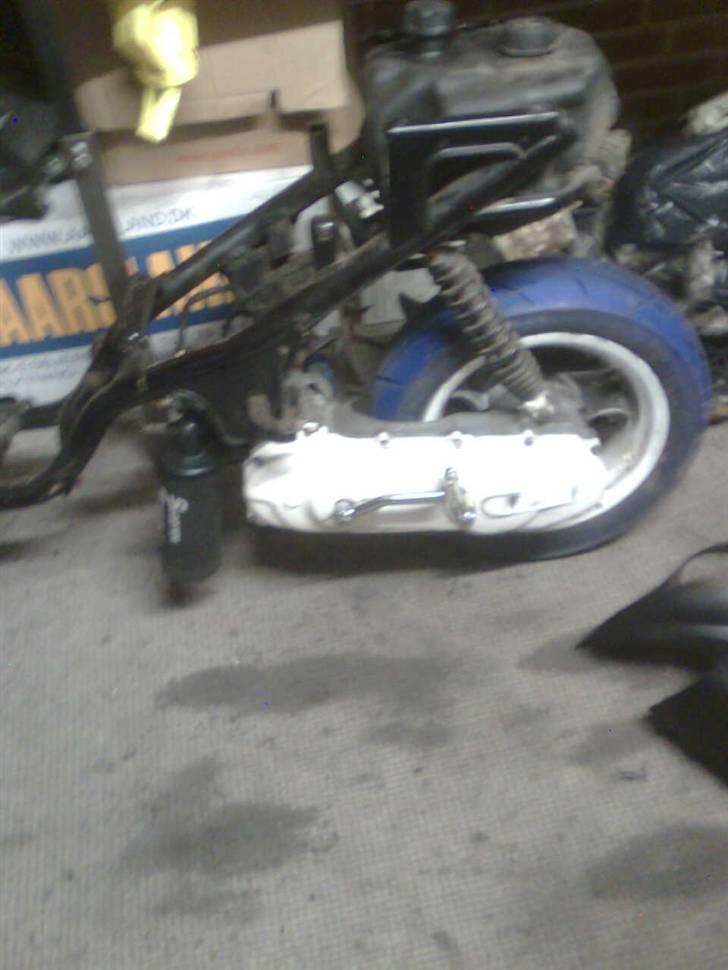 Yamaha neos lc TAGET AF PANSERNE billede 5