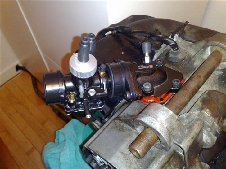 Aprilia Rally Ac Væk - Har skiftet pakninger efter :D der er ikk så meget flydende mere xD billede 4