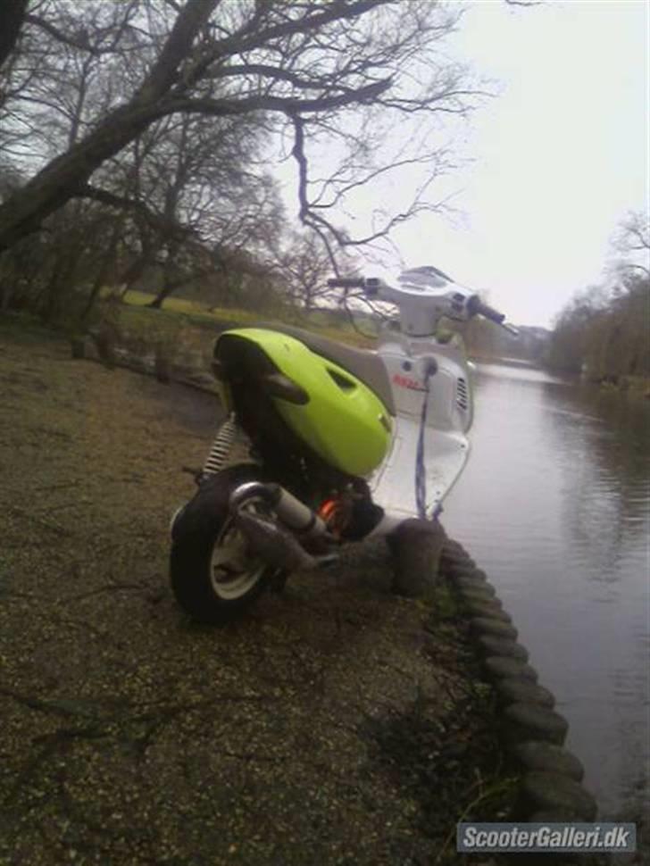 Aprilia Sonic - Solgt :) billede 2