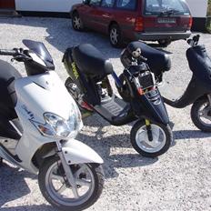 Yamaha jog space solgt 3700kr.