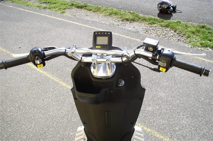 PGO PMX Naked Carbon SOLGT billede 9