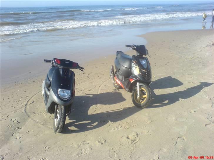 Yamaha jog givet til røde kors;) billede 6