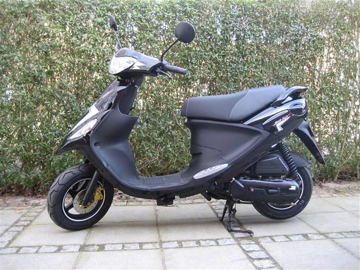 PGO Black Magic billede 1