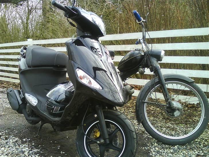 PGO Black Magic billede 2