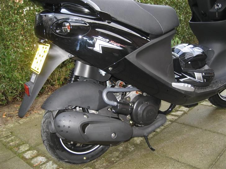 PGO Black Magic billede 4