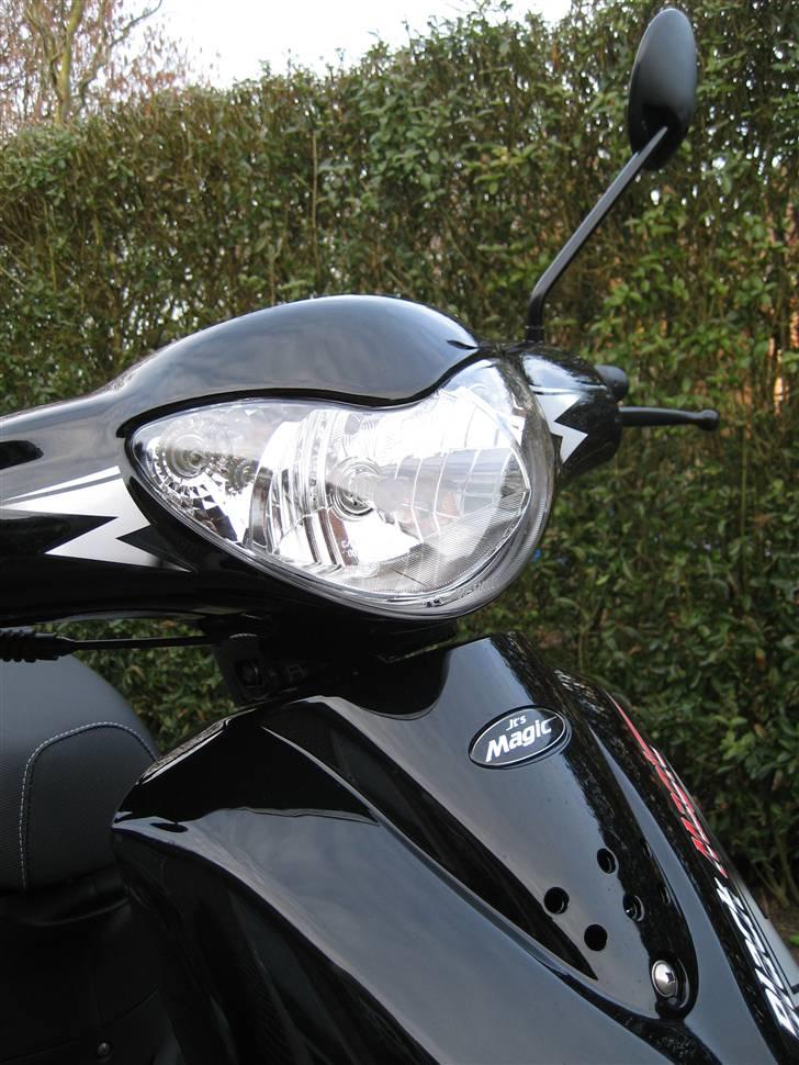 PGO Black Magic billede 5