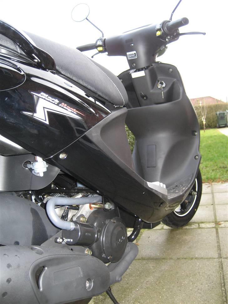 PGO Black Magic billede 6