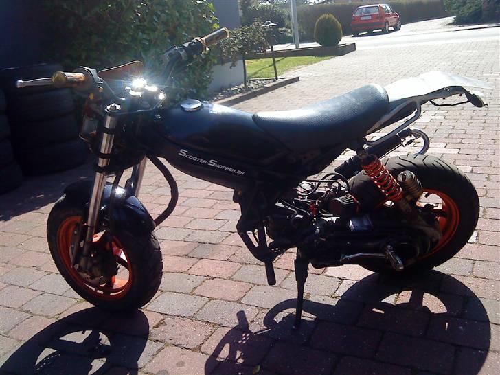 Suzuki street      SOLGT billede 4