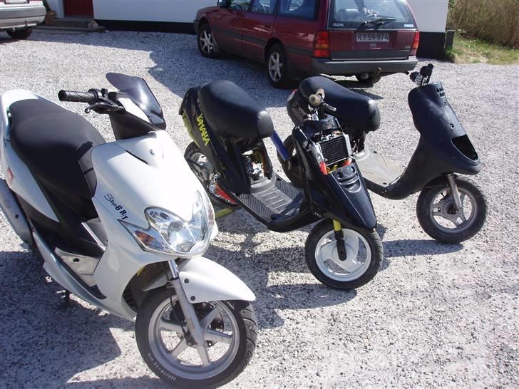 Yamaha jog space solgt 3700kr. - min jog R og min jog As lc og min jog space, så mangler jeg kun en jog fs. ;o billede 3