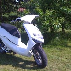 Suzuki Estilete