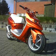 Yamaha Bws ng Orange Devil solgt