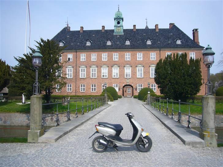 Yamaha neos ( Hverdags)Baghjul - der er den nye udstødning kommet på.. den er bare langsom  billede 1