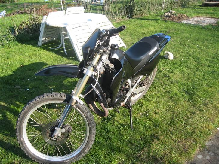 Suzuki RMX Luna Den sorte sniger - Jeg ved godt malingen skaller men hun skal snart males :D:D billede 4