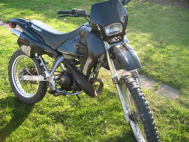 Suzuki RMX Luna Den sorte sniger - Jeg ved godt malingen skaller men hun skal snart males :D:D billede 5