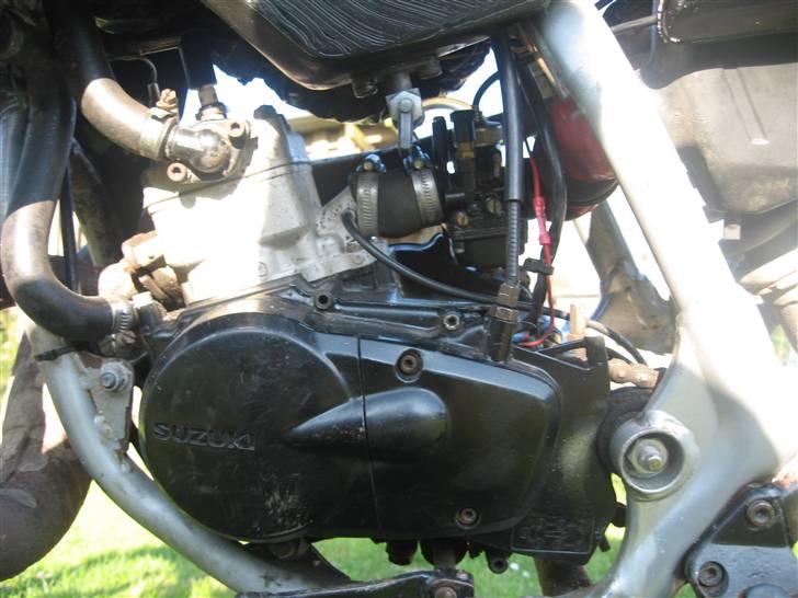 Suzuki RMX Luna Den sorte sniger - Jeg ved godt malingen skaller men hun skal snart males :D:D billede 7