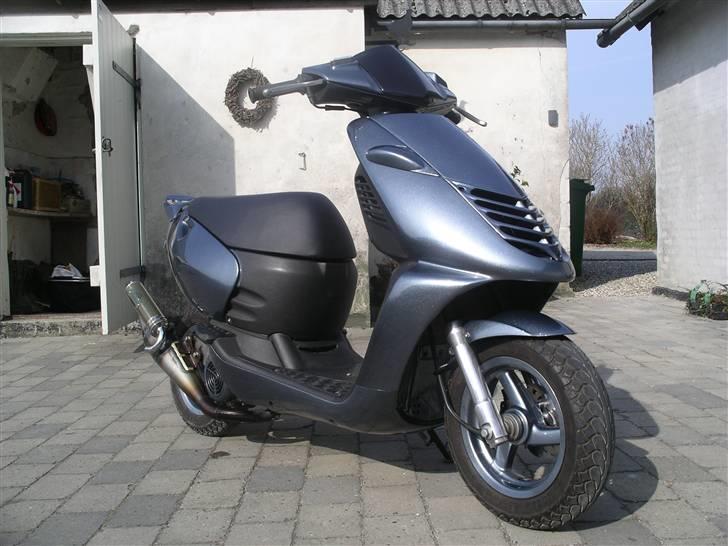 Aprilia sonic SOLGT billede 2