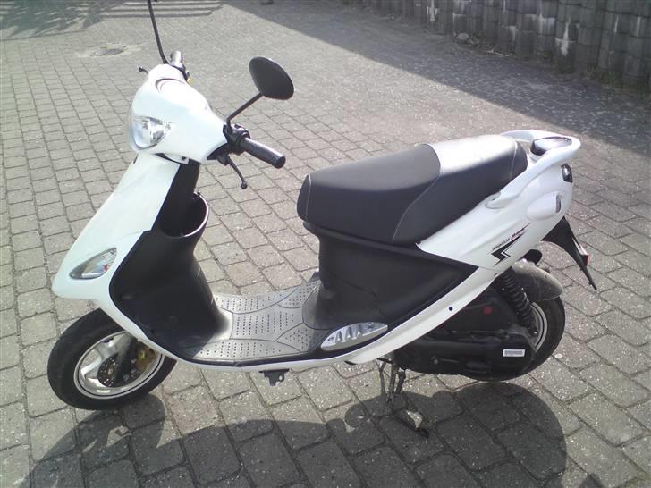 PGO White magic *SOLGT* billede 3