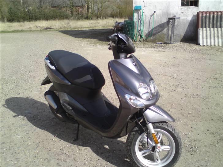 Yamaha neos SOLGT !! - den er standart og flot . :D billede 1