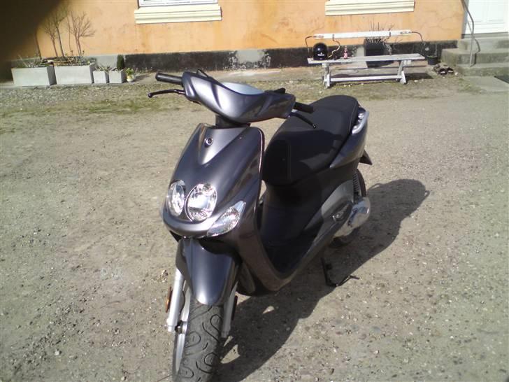Yamaha neos SOLGT !! - en er standart men jeg kan li dem model og hvis i har noget imod det så lev med jeres problem :D billede 2