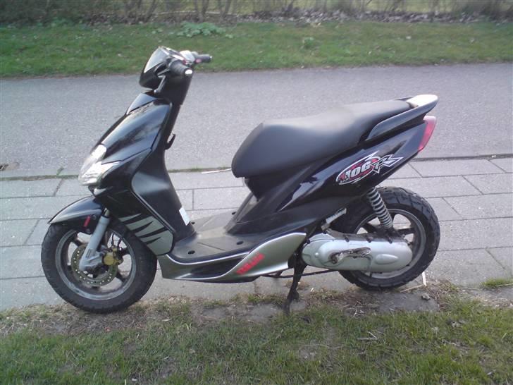 Yamaha jog r // Black edition // billede 2