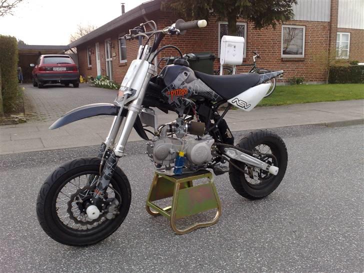 Pitpro Lite - Her ses den med supermotard sættet på billede 1