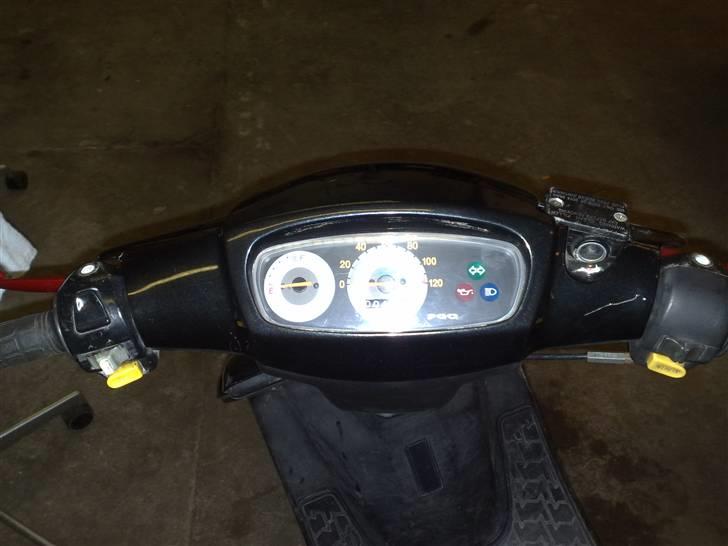 PGO hot50  SOLGT billede 3