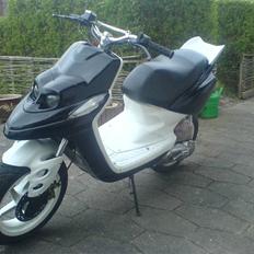 Yamaha Bws NG taget af Politiet